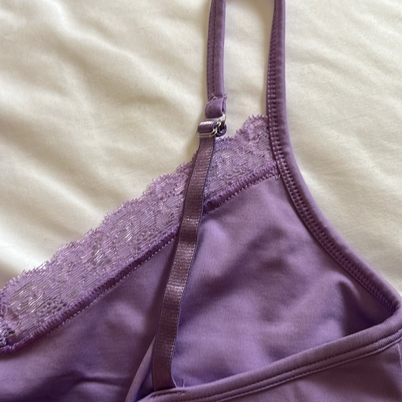 NY and Co camisole: FREEW/ PURCHASE! ADD TO BUNDLE FOR DISCOUNTED OFFER AND SALE - Picture 9 of 10